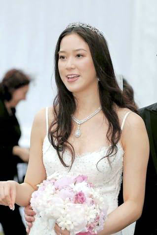 明星豪华婚礼奢侈PK朴实