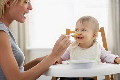 宝宝多大可以吃成人食物