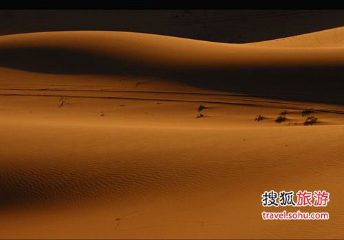 巴丹吉林庙海子 秋天内蒙古沙漠的美色